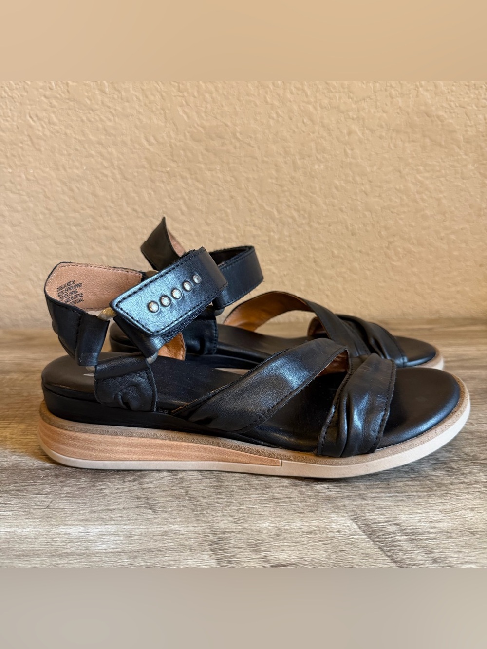 Miz Mooz Camellia Leather sandals stud details cushioned footbed - Picture 2 of 13